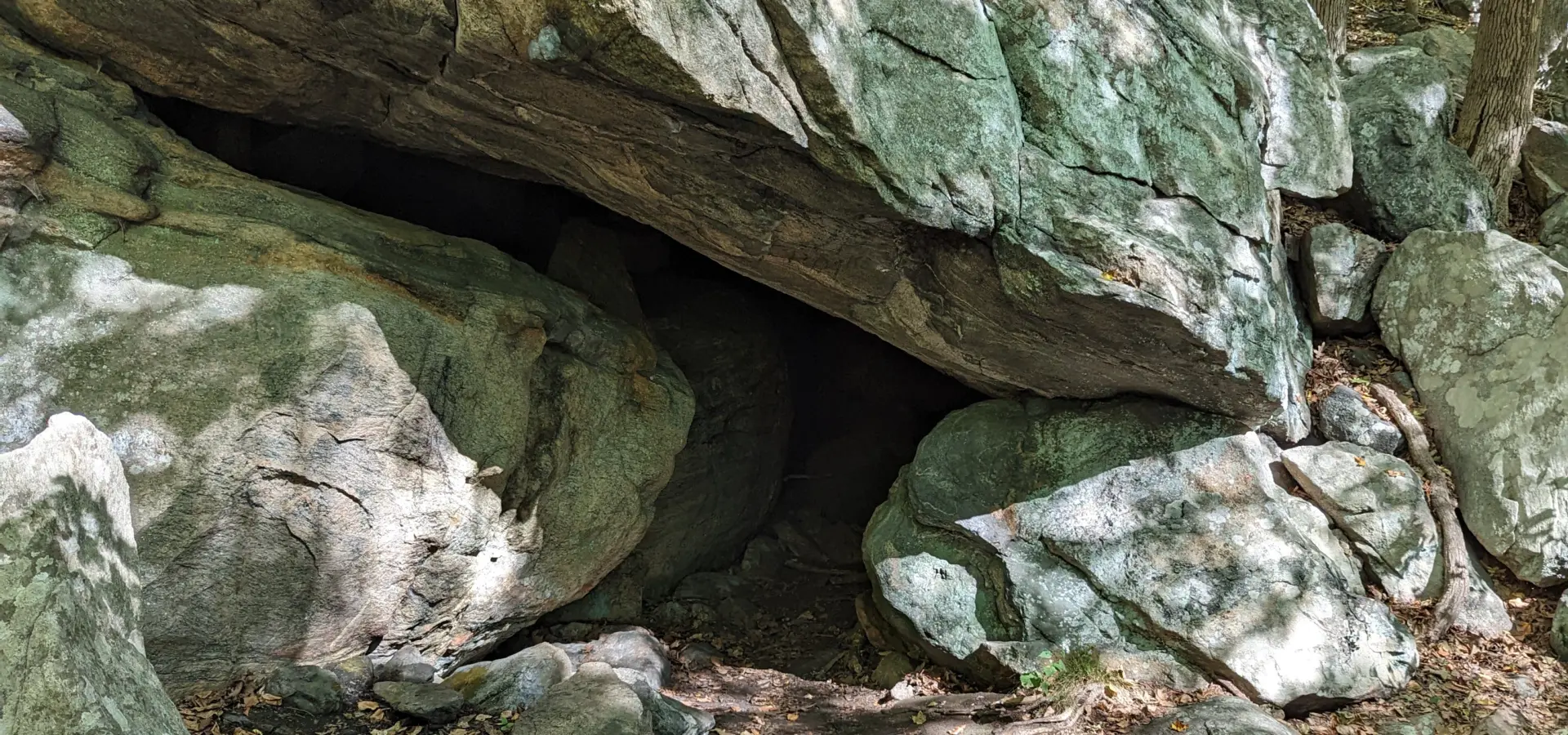 Ward Pound Ridge Reservation – Leatherman’s Cave, Joe’s Hill, Green/Red Trail