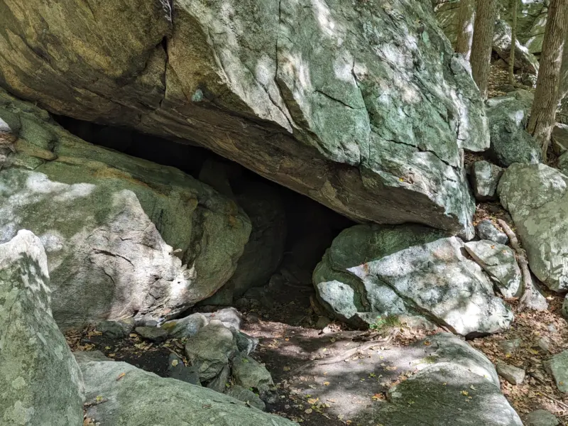 Ward Pound Ridge Reservation – Leatherman’s Cave, Joe’s Hill, Green/Red Trail